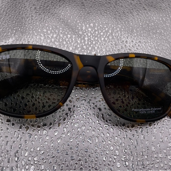 Cavalier Sunglasses - Picture 11 of 14
